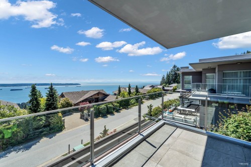 2728 Highview Place, Vancouver, BC 
