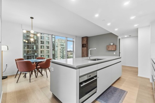 1002-889 Pacific Street, Vancouver, BC 