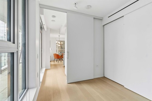 1002-889 Pacific Street, Vancouver, BC 