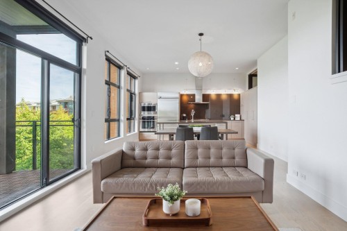 302-220 Salter Street, New Westminster, BC 