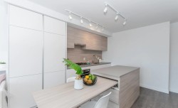 1003-652 Whiting Way  Coquitlam, BC V3J 0K3