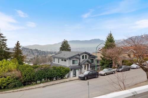 128 Hythe Avenue, Burnaby, BC 