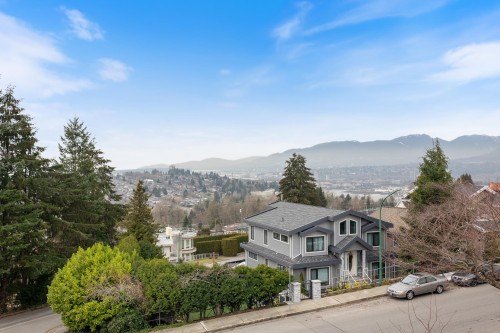 128 Hythe Avenue, Burnaby, BC 