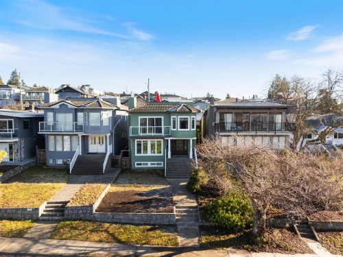 128 Hythe Avenue, Burnaby, BC 