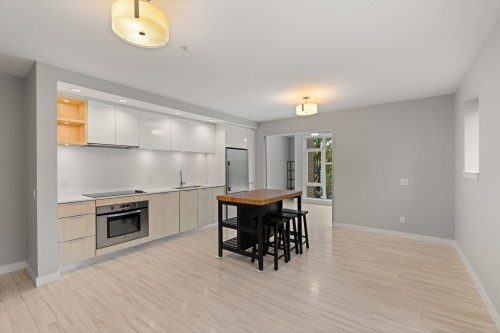 207-111 3Rd Street E, North Vancouver, BC 