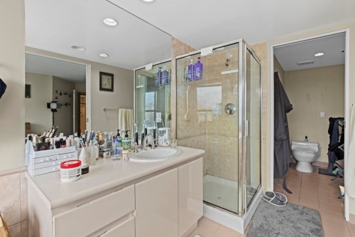 2005-1000 Beach Avenue, Vancouver, BC 