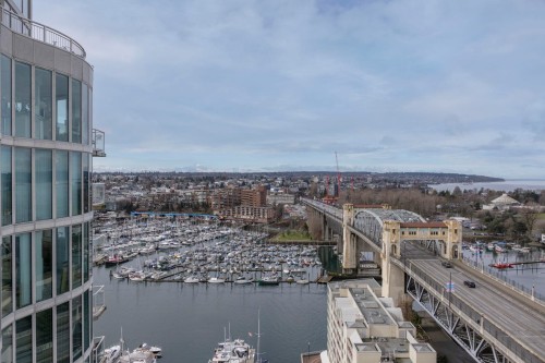 2005-1000 Beach Avenue, Vancouver, BC 