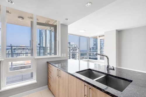 3104-2978 Glen Drive, Coquitlam, BC 