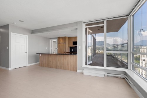 3104-2978 Glen Drive, Coquitlam, BC 