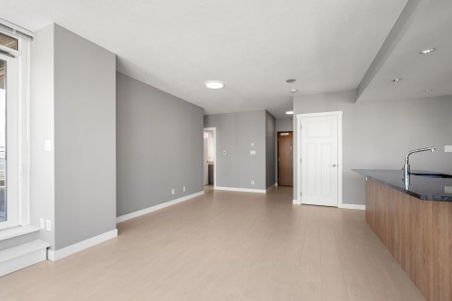 3104-2978 Glen Drive, Coquitlam, BC 