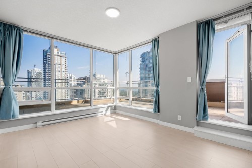 3104-2978 Glen Drive, Coquitlam, BC 