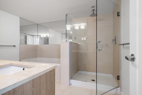 3104-2978 Glen Drive, Coquitlam, BC 