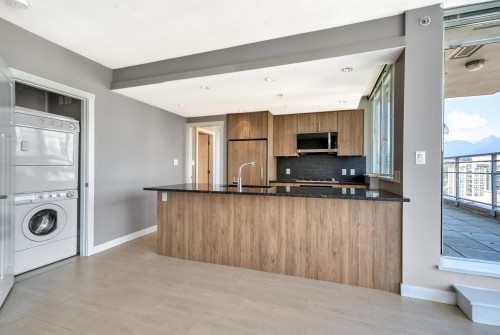 3104-2978 Glen Drive, Coquitlam, BC 