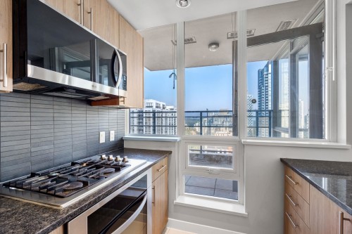 3104-2978 Glen Drive, Coquitlam, BC 