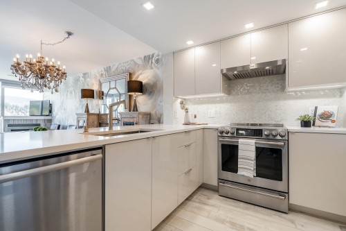 1806-235 Guildford Way, Port Moody, BC 