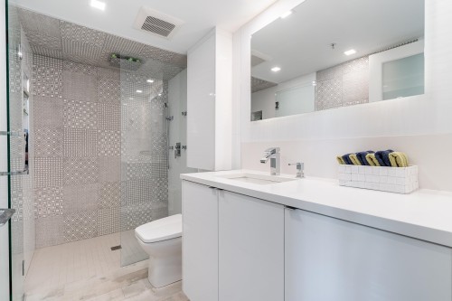 1806-235 Guildford Way, Port Moody, BC 