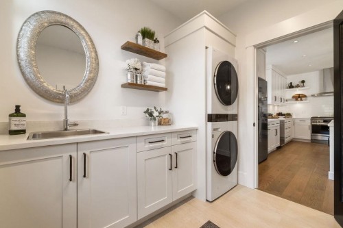 338 24Th Street W, North Vancouver, BC 