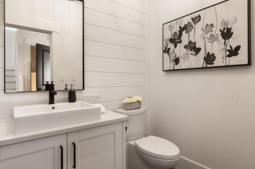 338 24Th Street W, North Vancouver, BC 