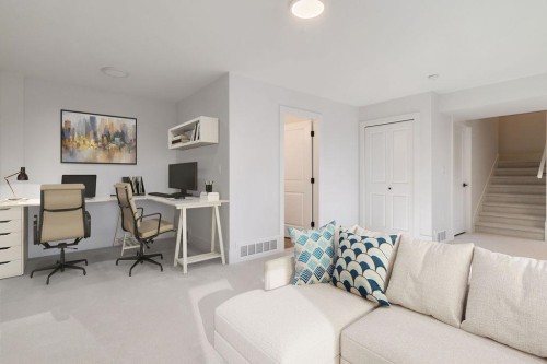 338 24Th Street W, North Vancouver, BC 