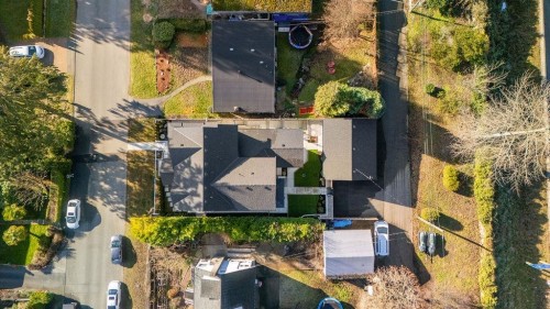 338 24Th Street W, North Vancouver, BC 