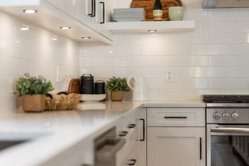 338 24Th Street W, North Vancouver, BC 