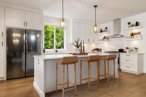 338 24Th Street W, North Vancouver, BC 