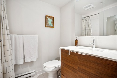 310-1673 Lloyd Avenue, North Vancouver, BC 