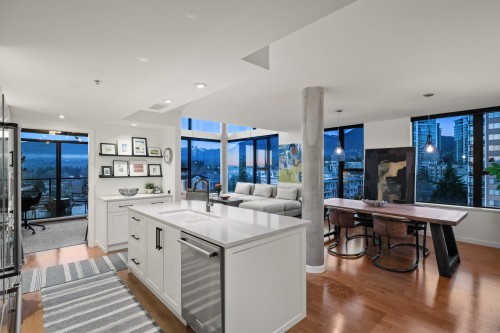 Ph8-683 Victoria Park W, North Vancouver, BC 