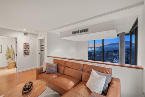 Ph8-683 Victoria Park W, North Vancouver, BC 