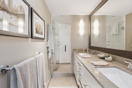 Ph8-683 Victoria Park W, North Vancouver, BC 