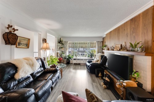 6593 Lochdale Street, Burnaby, BC 