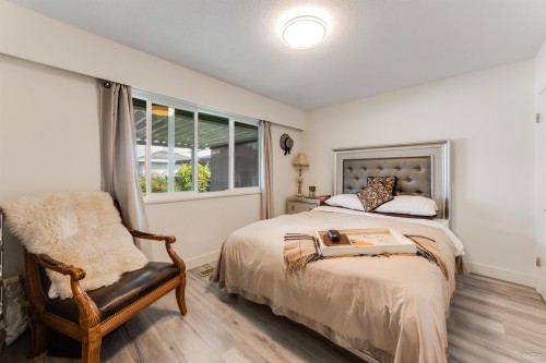 6593 Lochdale Street, Burnaby, BC 