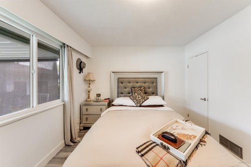 6593 Lochdale Street, Burnaby, BC 