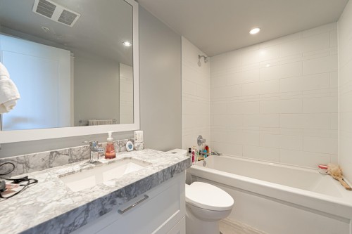 2105-520 Como Lake Avenue, Coquitlam, BC 