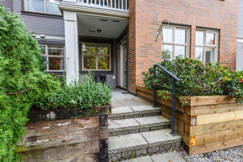 104-4883 Maclure Mews, Vancouver, BC 