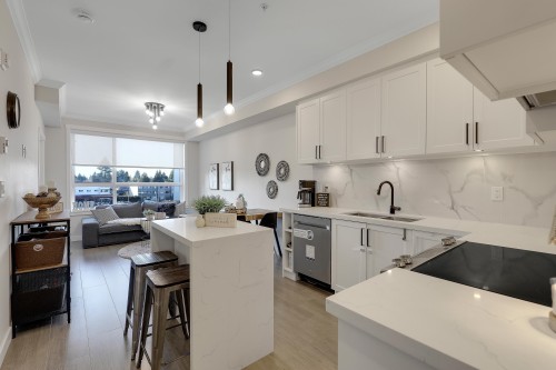 320-12109 223 Street, Maple Ridge, BC 