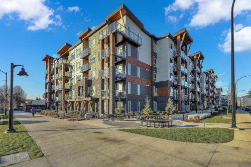 320-12109 223 Street, Maple Ridge, BC 