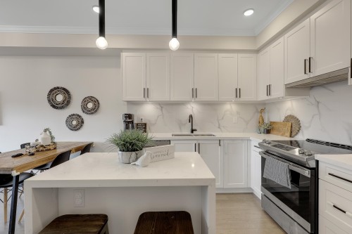 320-12109 223 Street, Maple Ridge, BC 