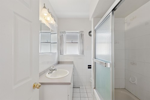 133 63Rd Avenue W, Vancouver, BC 