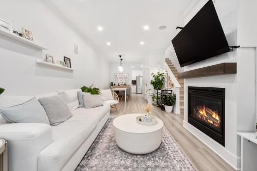 24-6300 London Road, Richmond, BC 