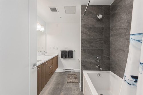 561 29Th Avenue W, Vancouver, BC 