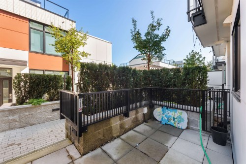 561 29Th Avenue W, Vancouver, BC 