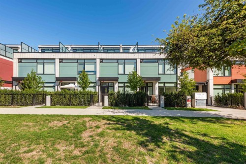 561 29Th Avenue W, Vancouver, BC 