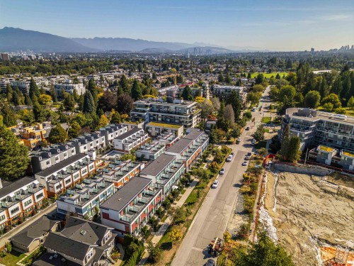 561 29Th Avenue W, Vancouver, BC 