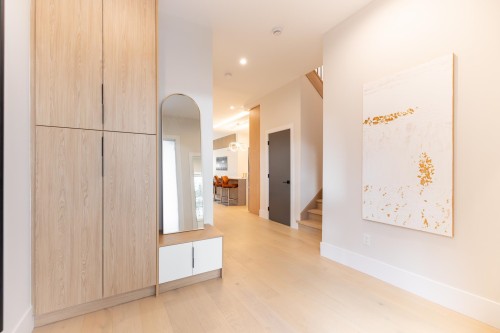 8055 18Th Avenue, Burnaby, BC 