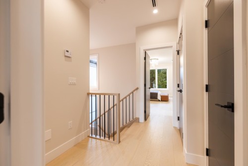 8055 18Th Avenue, Burnaby, BC 