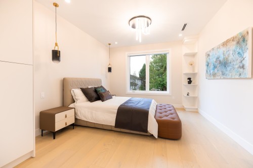 8055 18Th Avenue, Burnaby, BC 