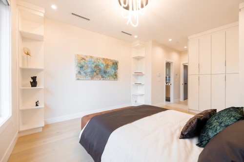 8055 18Th Avenue, Burnaby, BC 