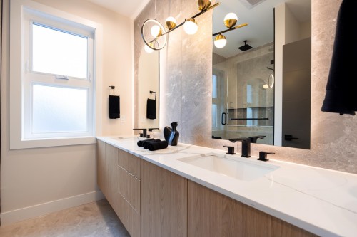 8055 18Th Avenue, Burnaby, BC 