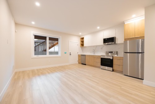 8055 18Th Avenue, Burnaby, BC 